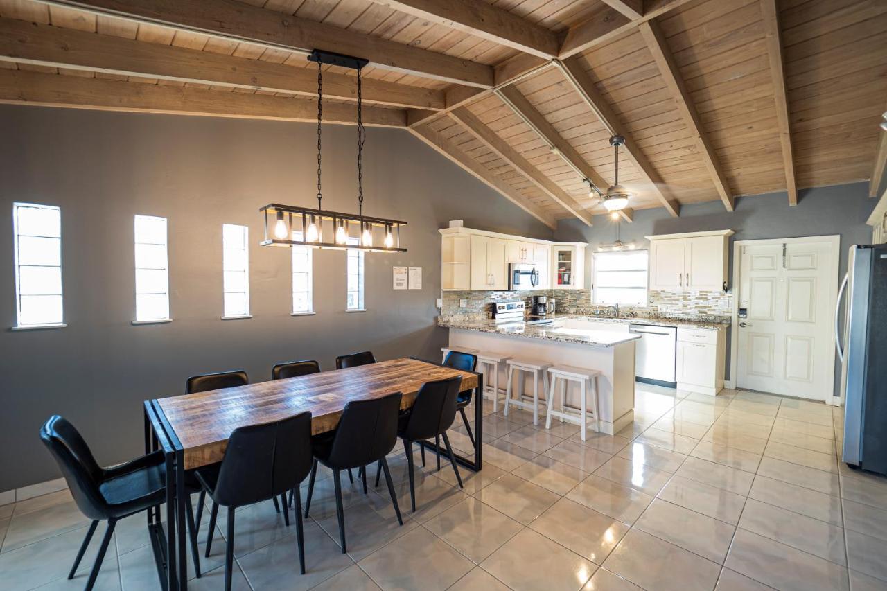 Newly Renovated 3Br2Ba Duplex With Private Dock Villa Key Colony Beach Exteriör bild