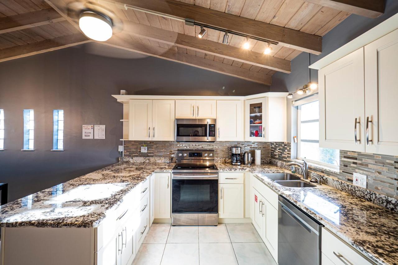 Newly Renovated 3Br2Ba Duplex With Private Dock Villa Key Colony Beach Exteriör bild